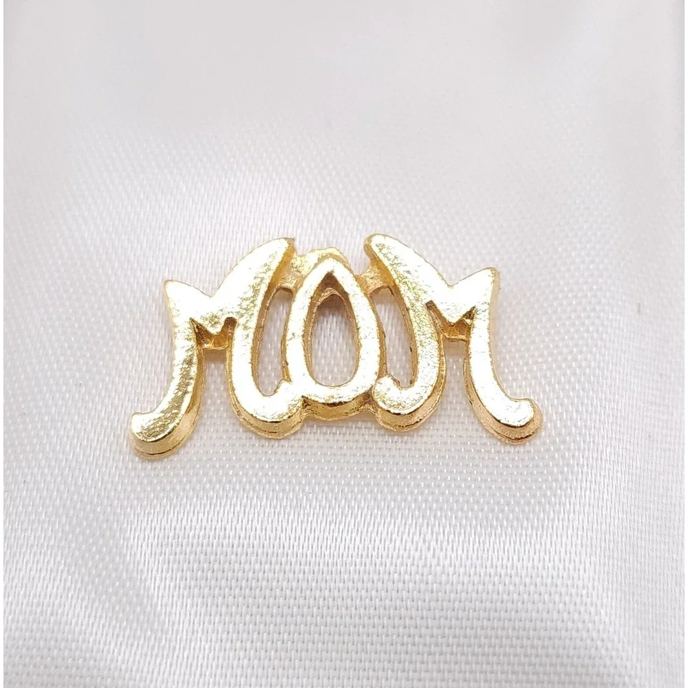 Gold Tone MOM Brooch Script Lapel Pin Vintage Mothers Day